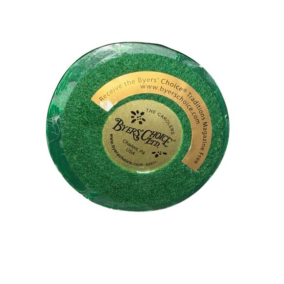 Byers Choice Carolers Accessory Dog SCOTTISH TERRIER 2011 w/ Hat & Present - Picture 5 of 5